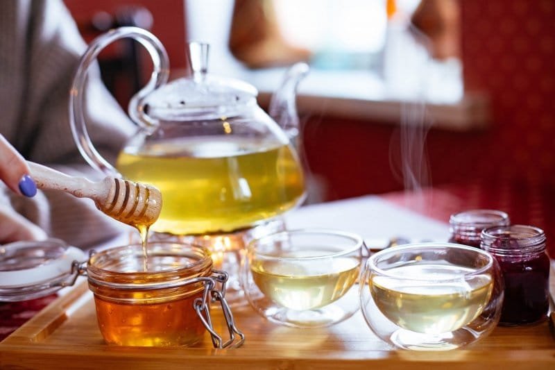miel-ideal-para-endulzar-bebidas_800
