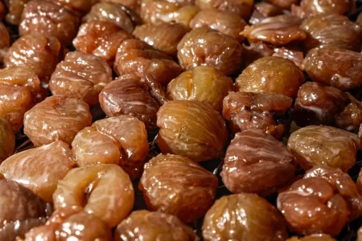 Marron Glace: El Delicioso Encanto de una Tradición Culinaria.